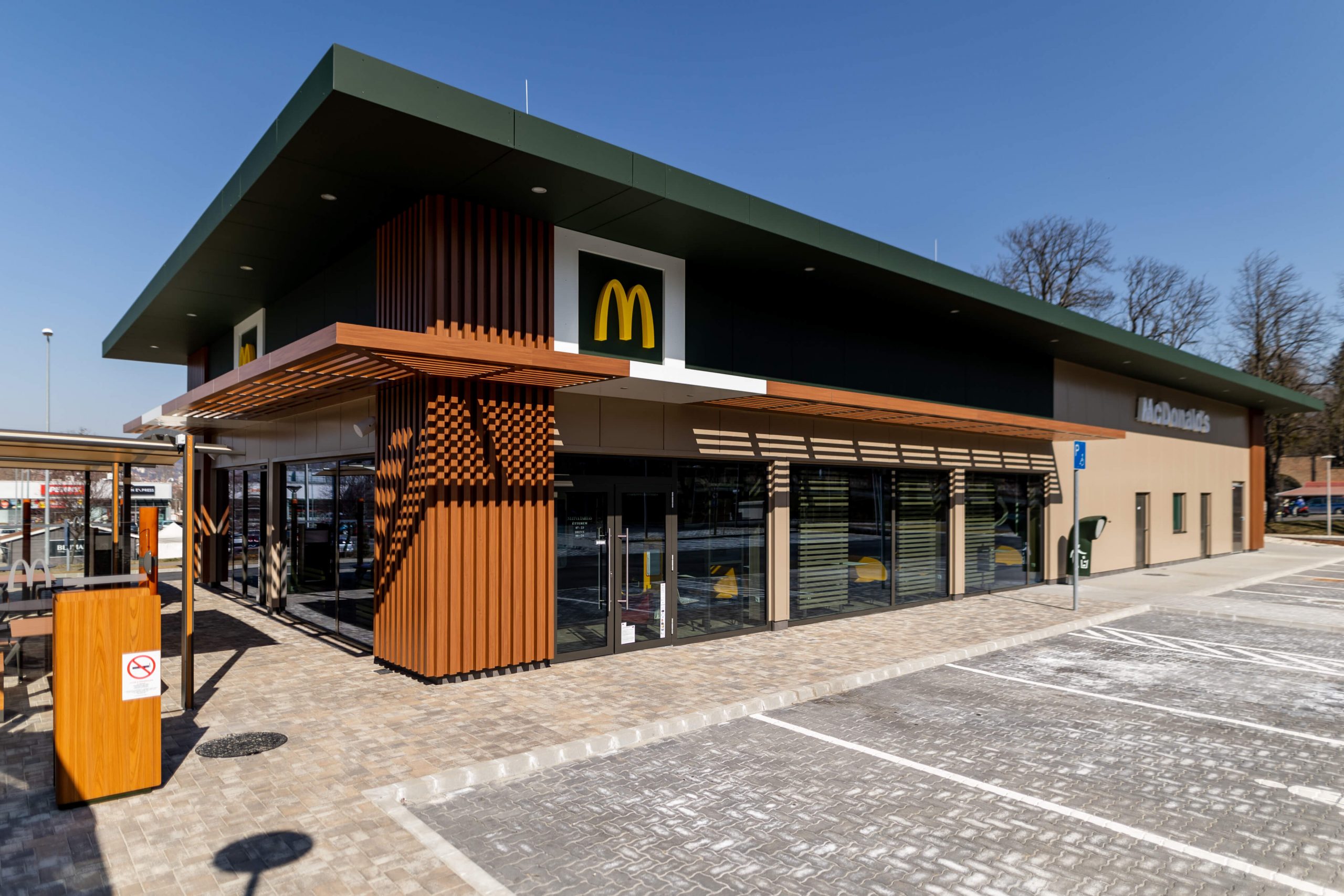 Már 100 McDonald’s étterem várja a vendégeket országszerte